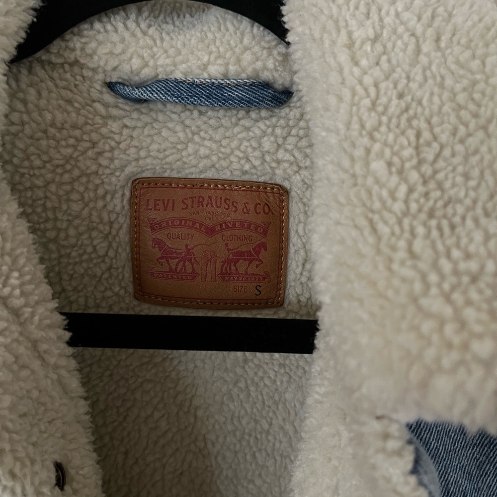 Levis Jacket - Picture 2 of 6